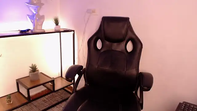 SweetVenuss  online show from 10.29.25