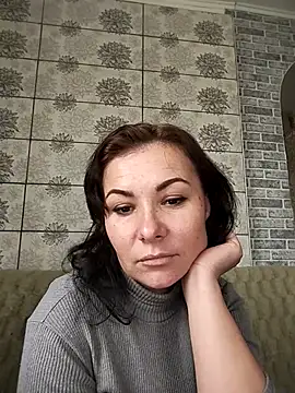 Snapshot of Mia24Blove chatting on 10.14.25 Mia24Blove online show from 10.14.25