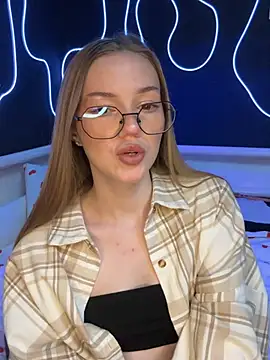 MilaMoone online show from 01.11.26