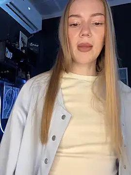 MilaMoone online show from 01.18.26