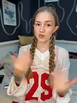 MilaMoone online show from 06.14.26