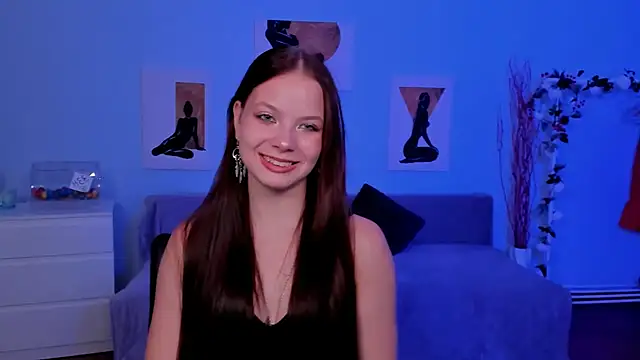 Snapshot of BetsyKiss chatting on 09.26.25 BetsyKiss online show from 09.26.25