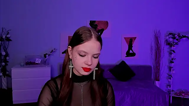 Snapshot of BetsyKiss chatting on 12.04.25 BetsyKiss online show from 12.04.25