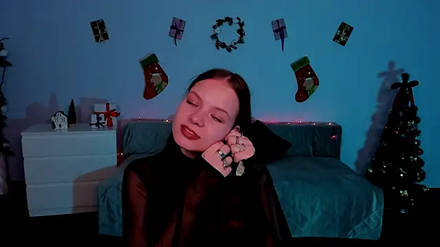 Snapshot of BetsyKiss chatting on 12.18.25 BetsyKiss online show from 12.18.25