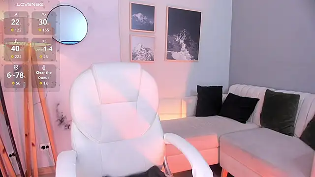 Tiffany Low online show from 03.09.26