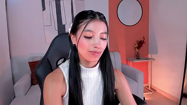 Tiffany Low online show from 03.13.26