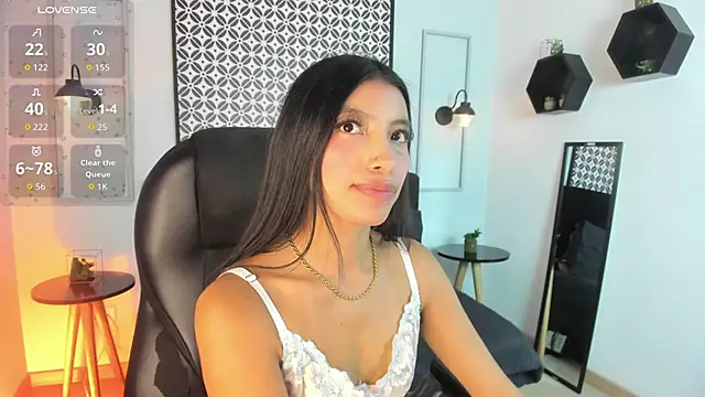 Tiffany Low online show from 03.21.26
