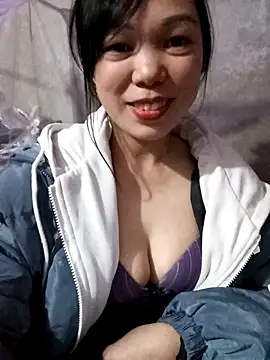 Snapshot of Tary_toot chatting on 11.24.25 Tary toot online show from 11.24.25