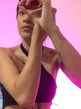 Snapshot of MiQeilaSweet chatting on 10.27.25 MiQeilaSweet online show from 10.27.25