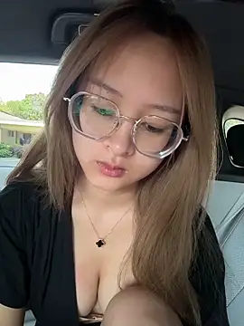 yuki june online show from 04.30.26