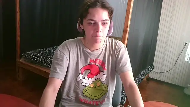 Snapshot of EthelsLover chatting on 06.16.26 EthelsLover online show from 06.16.26