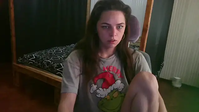 Snapshot of EthelsLover chatting on 07.24.26 EthelsLover online show from 07.24.26