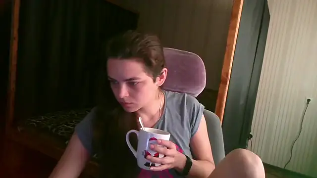 Snapshot of EthelsLover chatting on 07.29.26 EthelsLover online show from 07.29.26