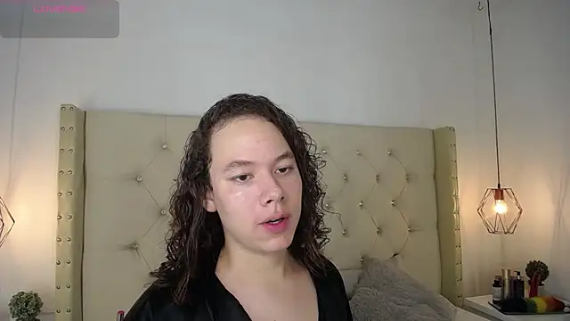 Snapshot of bycandy_ chatting on 10.30.25 bycandy online show from 10.30.25