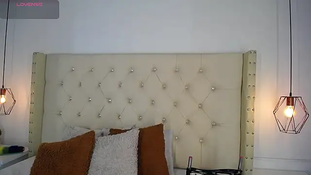 Snapshot of bycandy_ chatting on 12.19.25 bycandy online show from 12.19.25