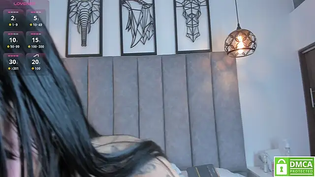 Scarlet  Jones  online show from 02.10.26