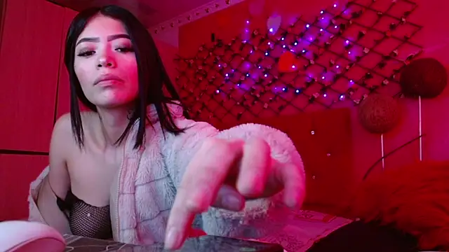 Zoe kler online show from 11.04.25