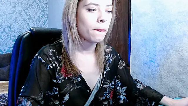 Snapshot of Kate__Loves chatting on 03.14.26 Kate Loves online show from 03.14.26