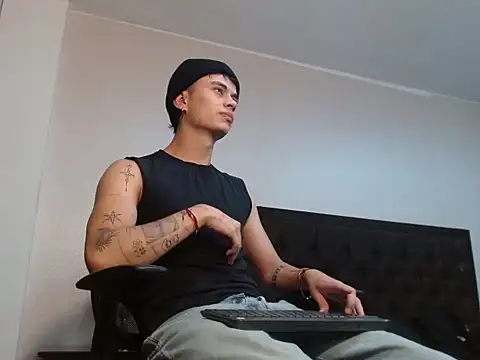 Snapshot of jaico_santos chatting on 09.17.25 jaico santos online show from 09.17.25