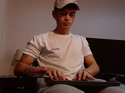 Snapshot of jaico_santos chatting on 10.01.25 jaico santos online show from 10.01.25