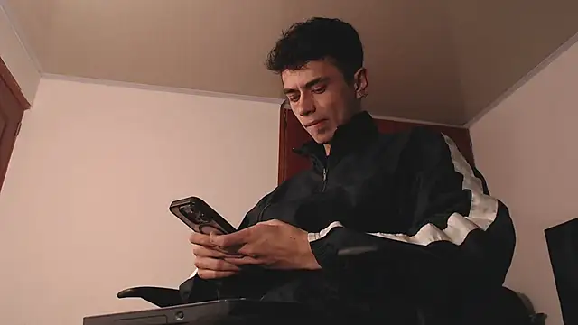 Snapshot of jaico_santos chatting on 11.20.25 jaico santos online show from 11.20.25