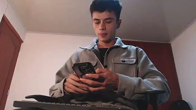 Snapshot of jaico_santos chatting on 11.28.25 jaico santos online show from 11.28.25