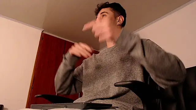 Snapshot of jaico_santos chatting on 12.19.25 jaico santos online show from 12.19.25