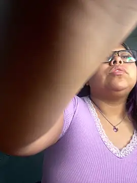 Snapshot of Lunarebelde chatting on 12.16.25 Lunarebelde online show from 12.16.25