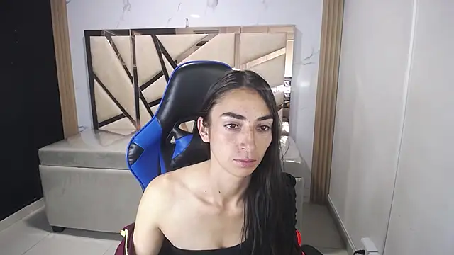 Maily a  online show from 11.22.25