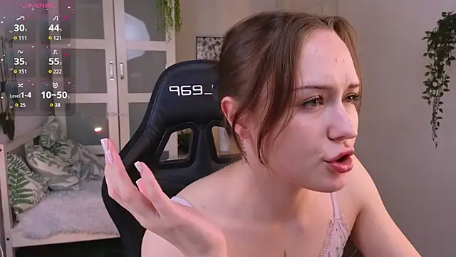 Snapshot of selin_selin chatting on 11.30.25 selin selin online show from 11.30.25