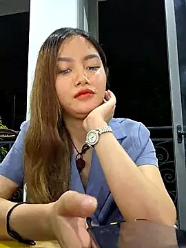 Snapshot of MaiHoang2k chatting on 12.02.25 MaiHoang2k online show from 12.02.25