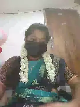 Snapshot of TAMIL_AMMUKUTTYY chatting on 11.13.25 TAMIL AMMUKUTTYY online show from 11.13.25