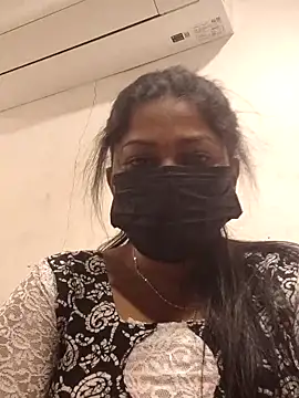 Snapshot of TAMIL_AMMUKUTTYY chatting on 12.22.25 TAMIL AMMUKUTTYY online show from 12.22.25