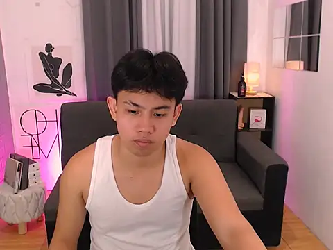 Snapshot of charliebighead chatting on 09.25.25 charliebighead online show from 09.25.25