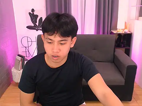 Snapshot of charliebighead chatting on 10.01.25 charliebighead online show from 10.01.25