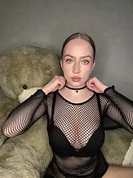 MissOyee online show from 03.05.26