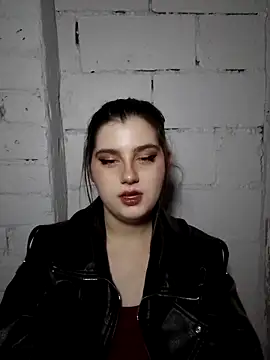 Snapshot of Luna_Moody chatting on 09.22.25 Luna Moody online show from 09.22.25