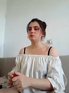 Snapshot of Luna_Moody chatting on 10.03.25 Luna Moody online show from 10.03.25