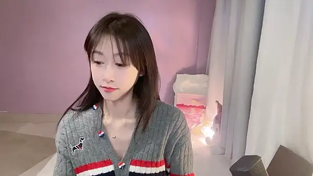 Snapshot of ai-ai-mi chatting on 11.21.25 ai-ai-mi online show from 11.21.25