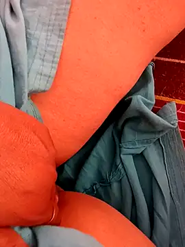 Hott locky online show from 10.18.25