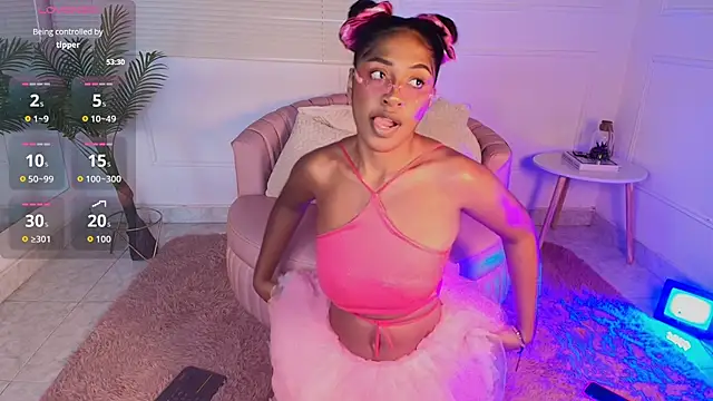 Snapshot of alessia_moon1 chatting on 11.15.25 alessia moon1 online show from 11.15.25