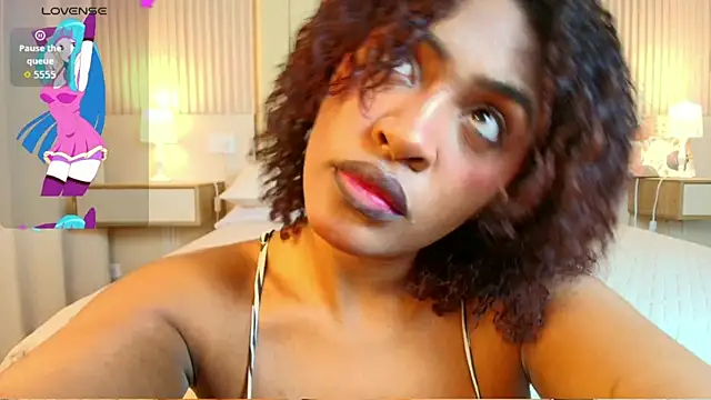 Snapshot of alessia_moon1 chatting on 03.10.26 alessia moon1 online show from 03.10.26