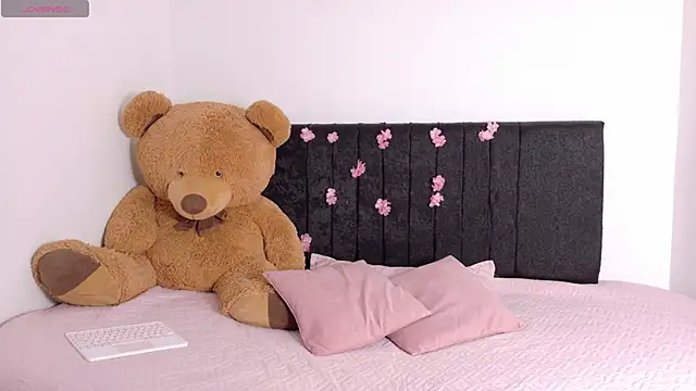 Snapshot of Natashaparker__ chatting on 10.06.25 Natashaparker online show from 10.06.25