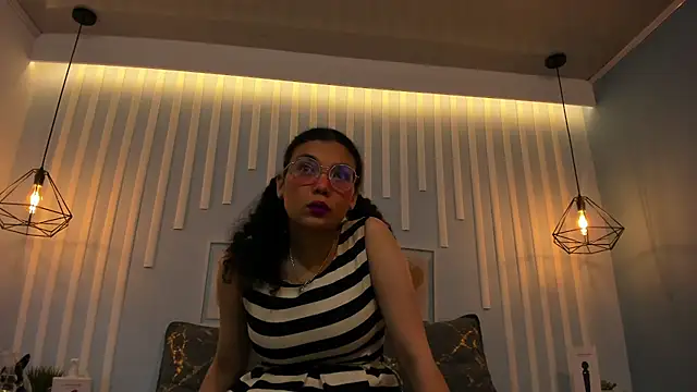 SweetStarr  online show from 10.23.25