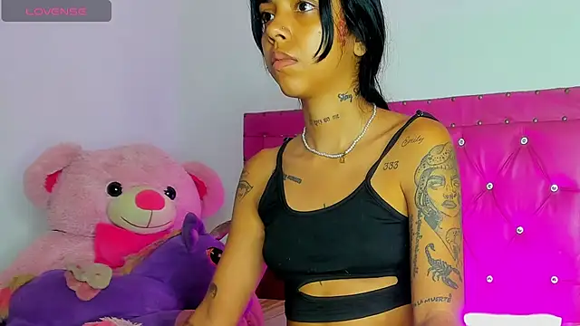 dahiiangomezz online show from 04.22.26