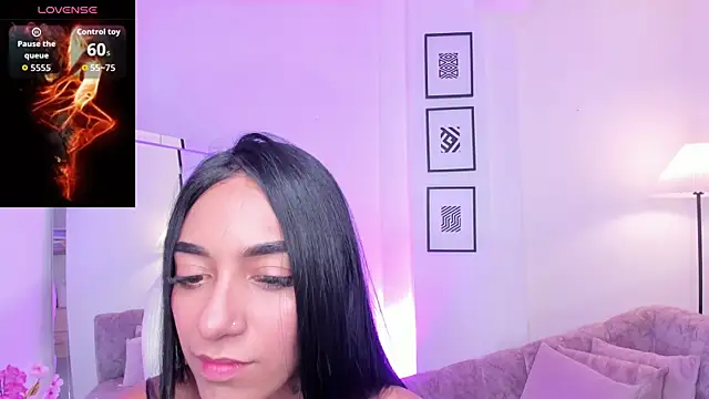 Snapshot of miavegas1 chatting on 12.05.25 miavegas1 online show from 12.05.25