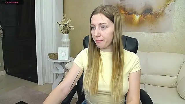 Snapshot of KissMe_Now_ chatting on 01.31.26 KissMe Now online show from 01.31.26