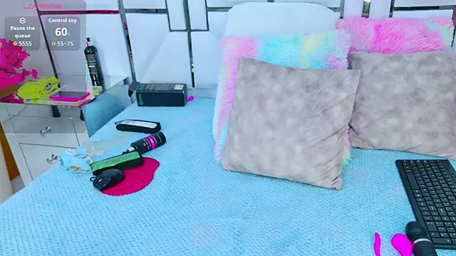 SabrinnaTaylor online show from 11.18.25