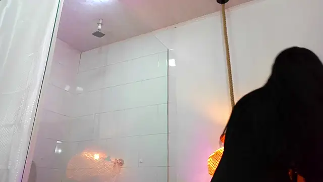 Snapshot of Daphnee-x chatting on 12.19.25 Daphnee-x online show from 12.19.25