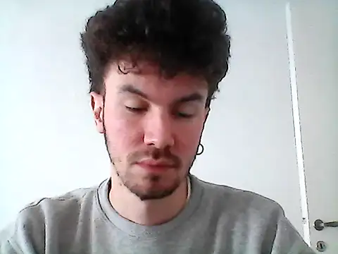 Snapshot of Lor92- chatting on 10.29.25 Lor92- online show from 10.29.25